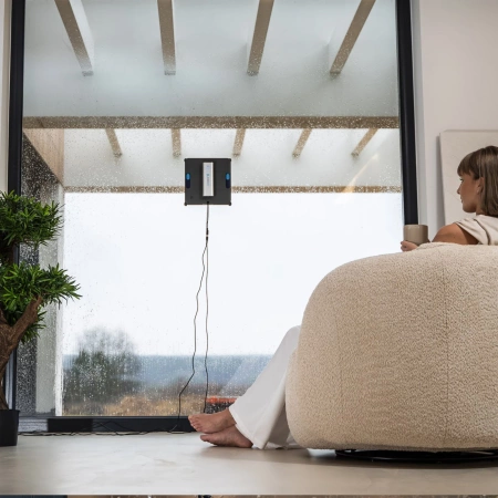 ROBOWAY RW-5 PRO window cleaning robot