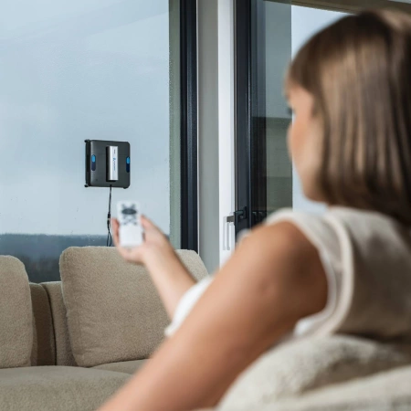 ROBOWAY RW-5 PRO window cleaning robot