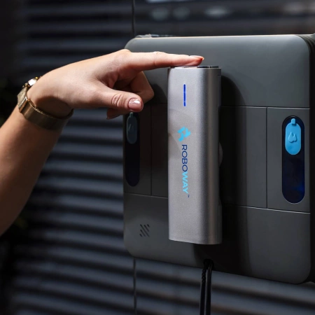 ROBOWAY RW-5 PRO window cleaning robot