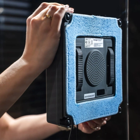 ROBOWAY RW-5 window cleaning robot